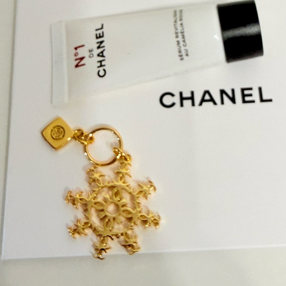 Chanel Serum and Keychain - Picture 4 of 9